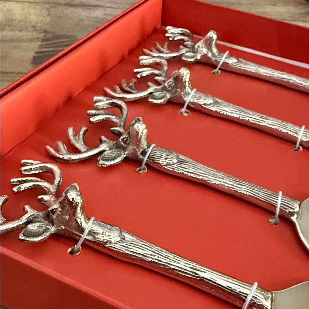 Sur La Table Red Reindeer Cheese Knife Set. NWOT